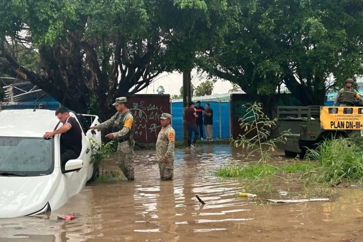 Desastre en Puerto Vallarta: Más de 700 viviendas afectadas por intensas lluvias